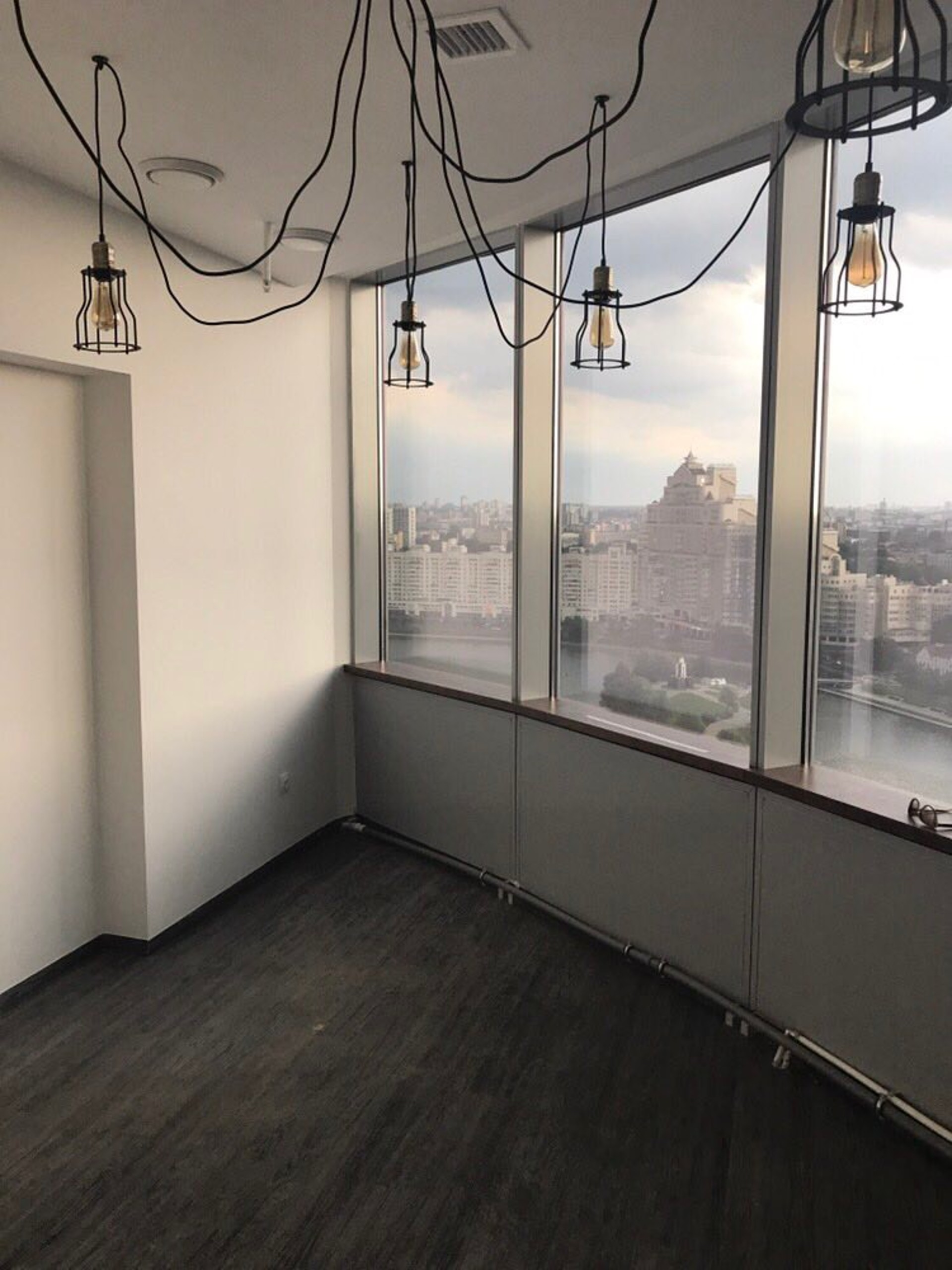 Office at the Royal Plaza Business Center